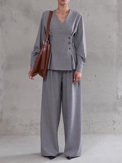 Ensemble haut asymétrique à col en V gris clair et pantalon large