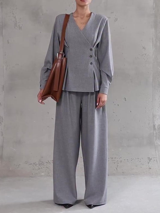 Ensemble haut asymétrique à col en V gris clair et pantalon large